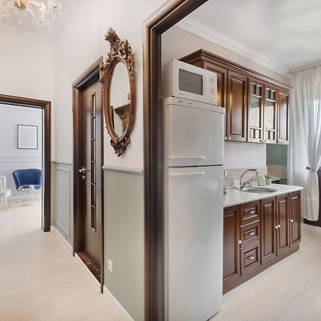 Moonlight Central Apartments Oradea Ngoại thất bức ảnh