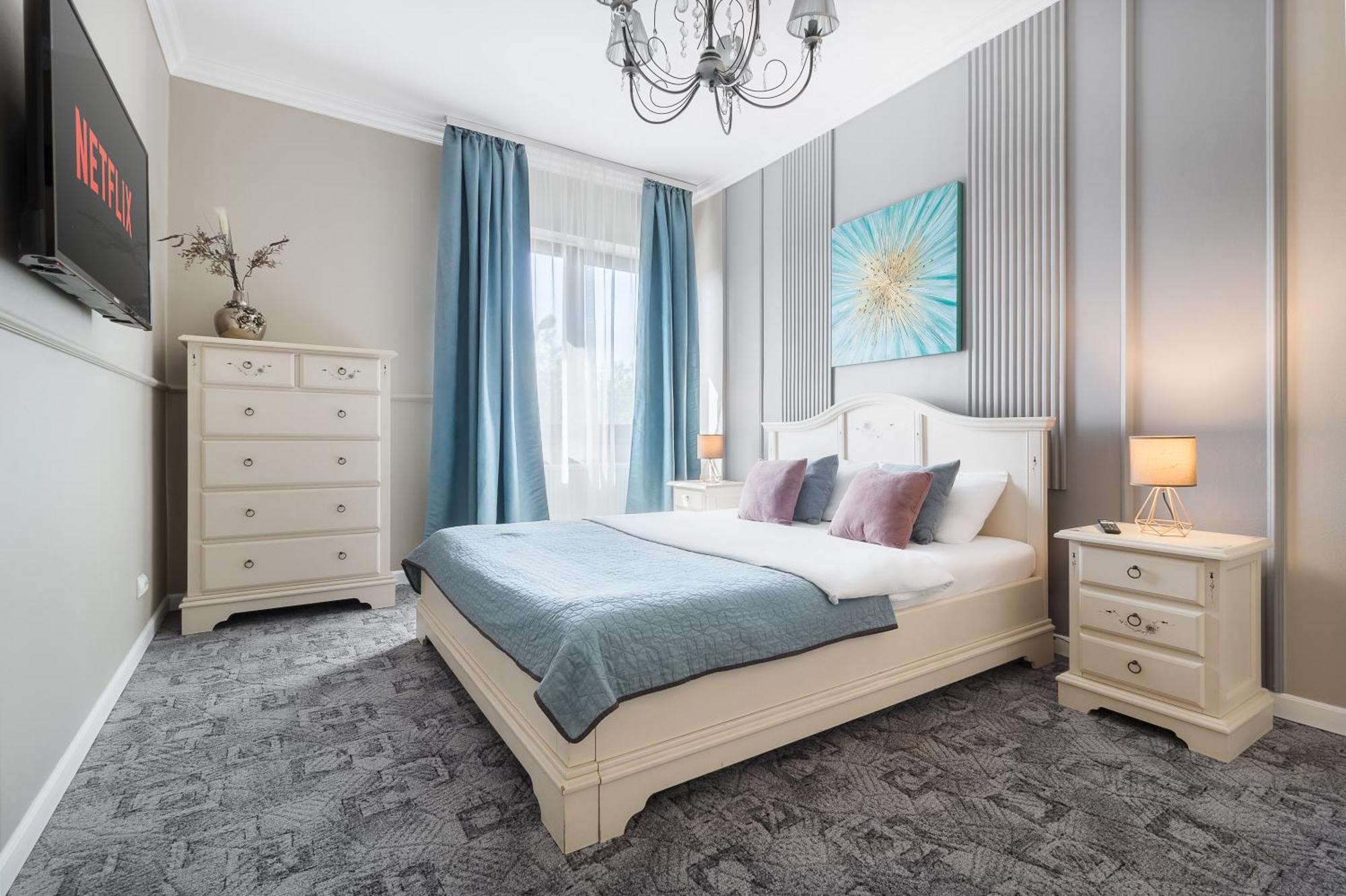 Moonlight Central Apartments Oradea Ngoại thất bức ảnh