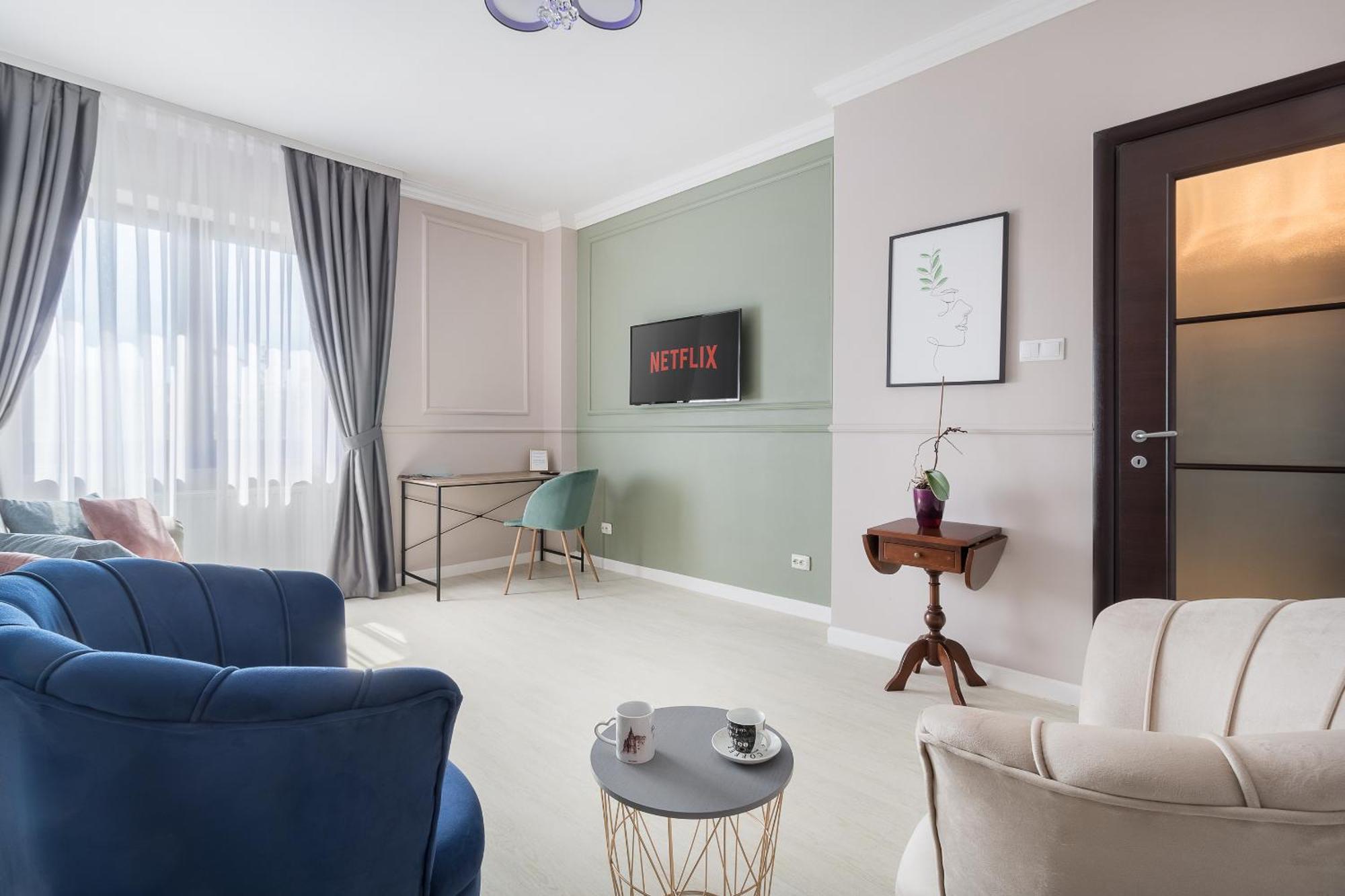 Moonlight Central Apartments Oradea Ngoại thất bức ảnh